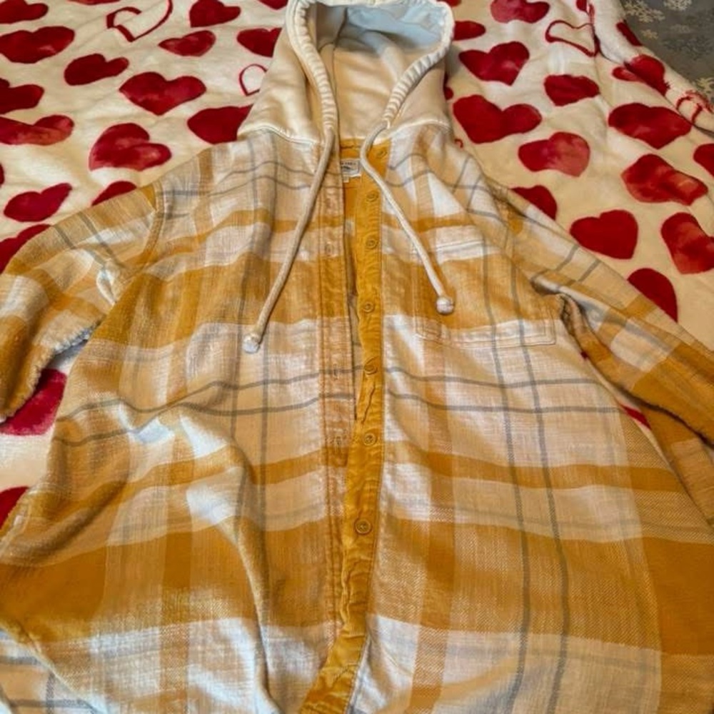 American Eagle Outfitters Yellow Plaid Button Down Shirt